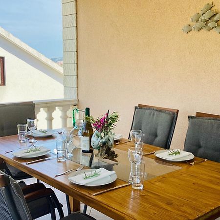 Apartmani Mate Рогозница Экстерьер фото
