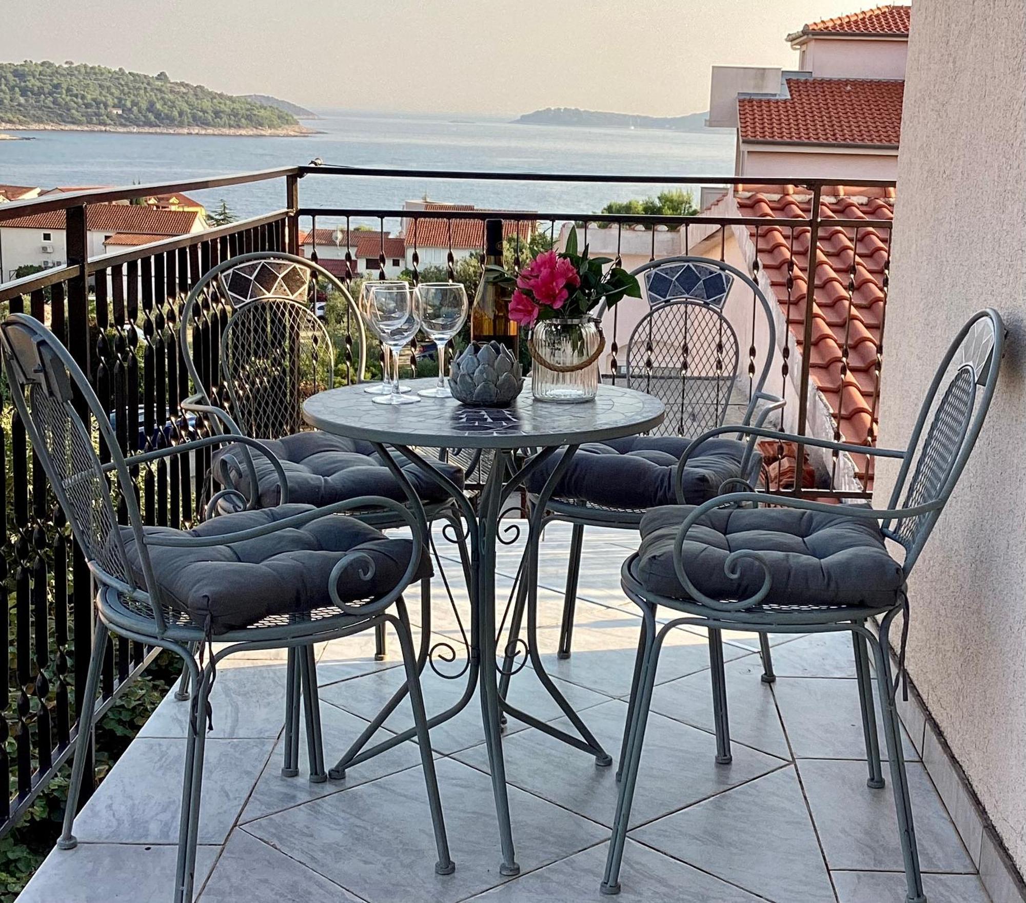 Apartmani Mate Рогозница Экстерьер фото